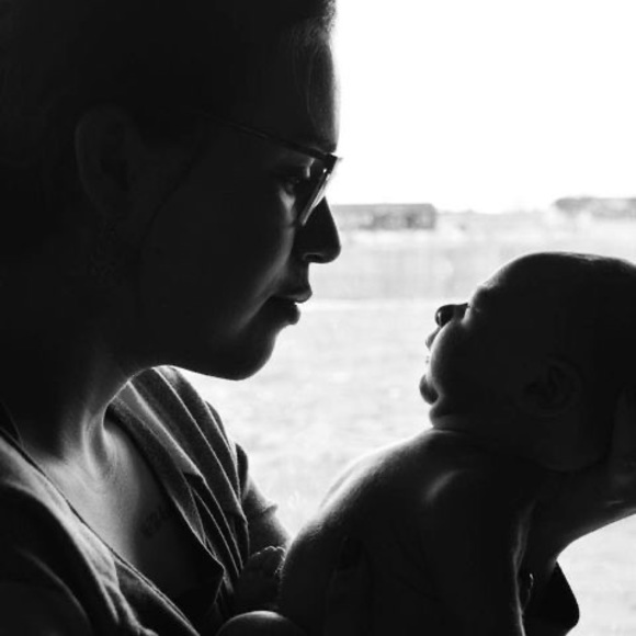 Meet your Posher, Julee - Picture 1 of 1